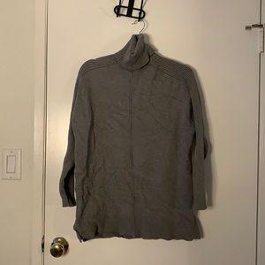 Turtle neck gray sweater